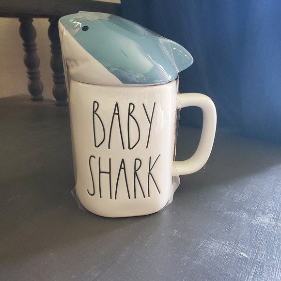 💛2 for $35💛Rae Dunn Baby Shark Mug - Picture 1 of 7